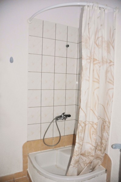 Orodek Kolonijny PIONIER - przykadowy pokj - azienka