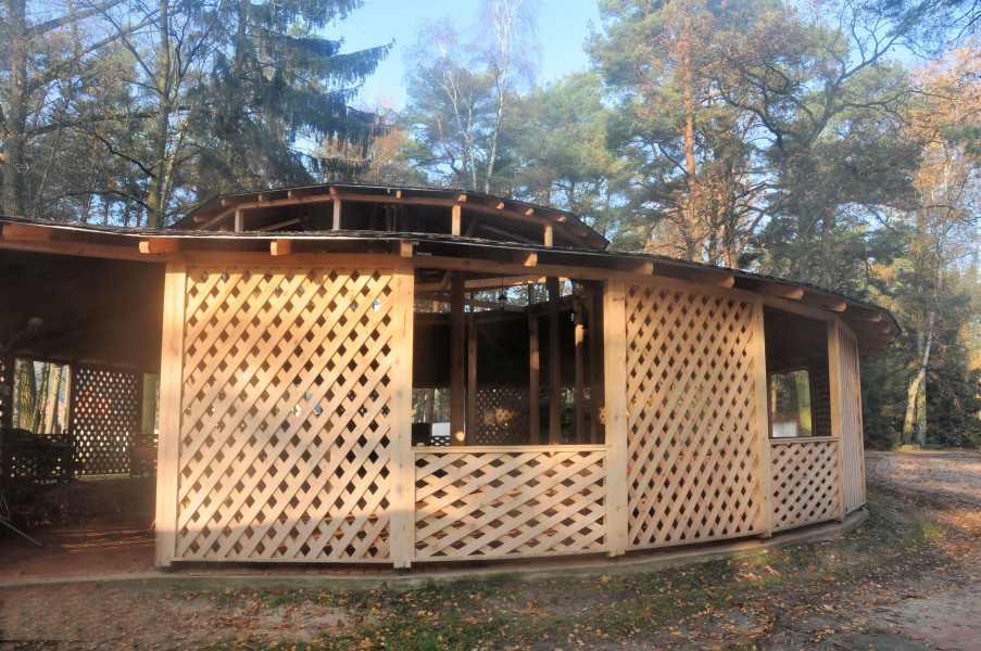 O�rodek Kolonijny PIONIER - altana ze scen�