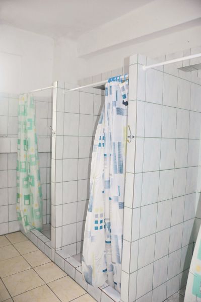 OK Anmar - pawilon z wzami sanitarnymi (umywalka i WC) - natryski
