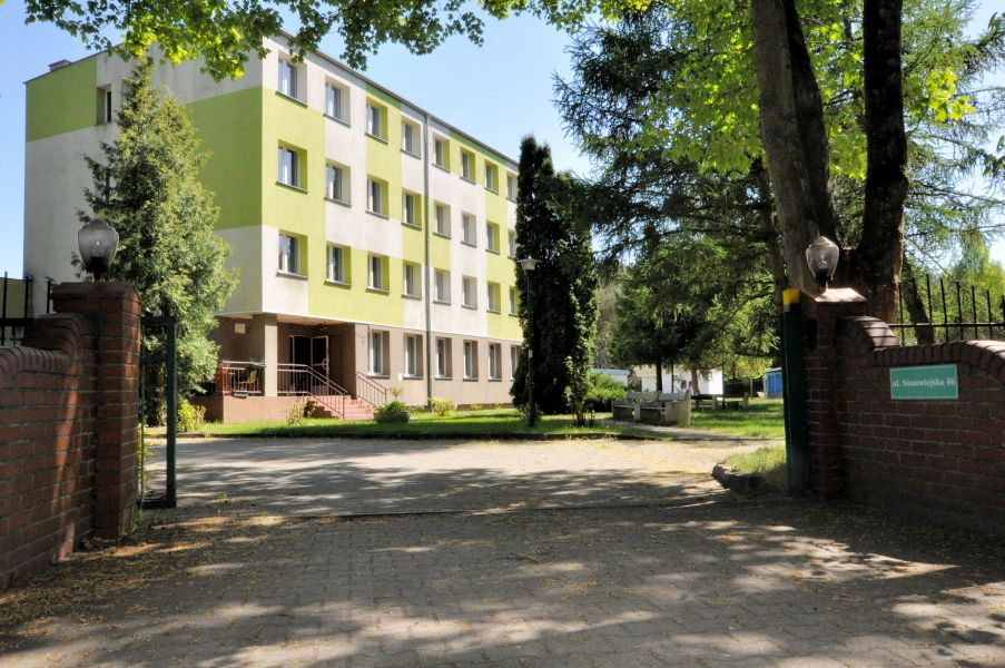 OW STA - budynek - brama wjazdowa