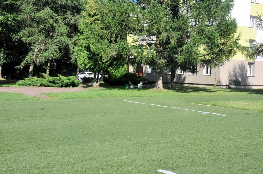 OW STA� - boisko wielofunkcyjne (sztuczna trawa)